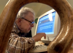 Podvodníci se zaměřili na seniory na internetu, tvrdí odborníci
