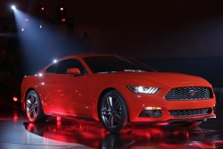 Ford představil nový Mustang, který chce dovážet i do Evropy