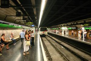 Předvánoční posílení metra, tramvají i autobusů PID