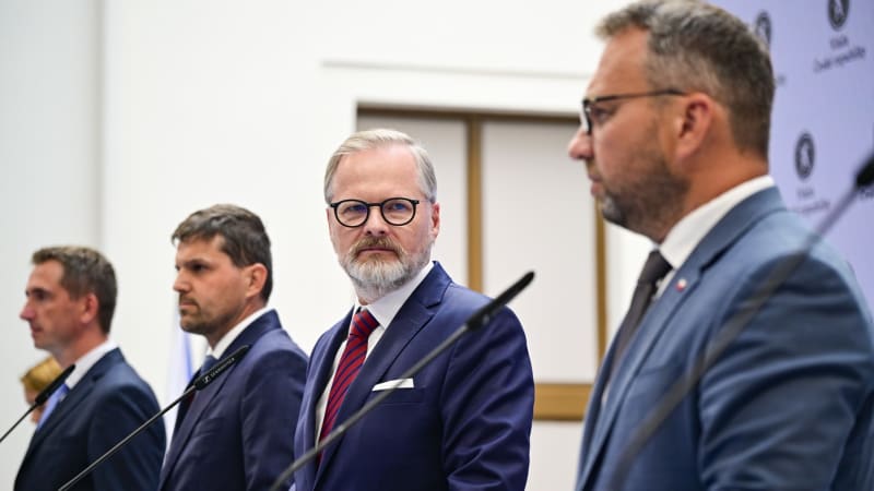 Vláda schválila rozpočet, doprava a školství dostanou více. Schodek zůstává stejný, řekl Fiala