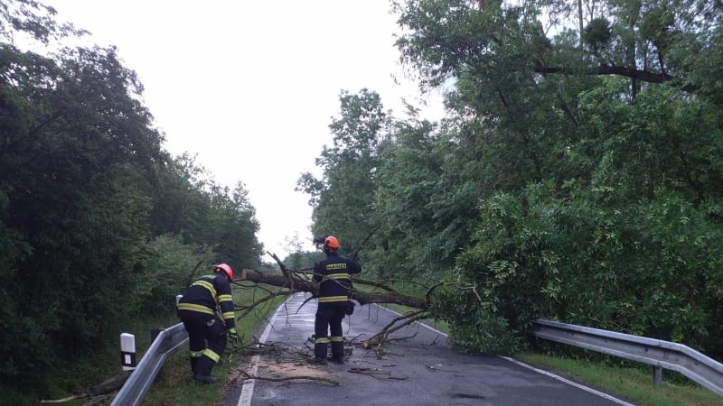 Bombogeneze vpadne do Evropy. Hrozí ničivé orkány a záplavy, varují experti