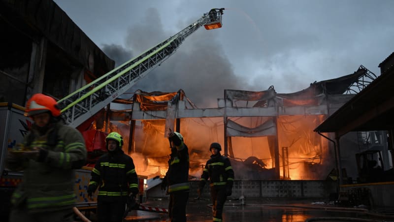 Masivní ruský útok: Bombardování ochromilo část energetiky. Ukrajinci nasadili nouzové zdroje