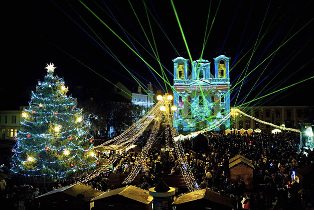 Vánoční trhy v Uherském Hradišti nebídnou 150 stánků, jsou největší v kraji