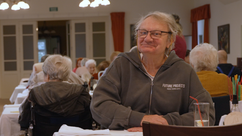 První slova a snímky režiséra Jiřího Adamce ze sanatoria, kde se léčí s vážnou nemocí