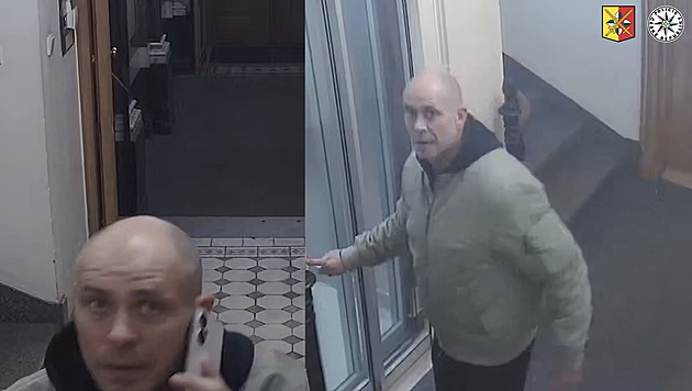 Policie hledá zloděje peněz a luxusních bot, při akci se podíval do kamery