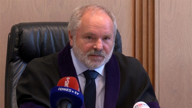 Češi vraždí ze žárlivosti, někteří si život zkazí ve vteřině, říká odcházející soudce
