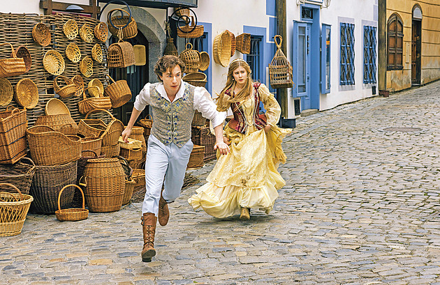 Hes, Plodková i Mádl o nové pohádce: Diváky čekají úžasné kostýmy i adrenalin