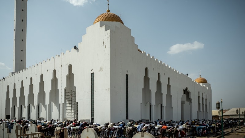 Teroristický útok na mešitu: Po výbuchu v Maiduguri zůstala zkáza. Několik lidí zahynulo