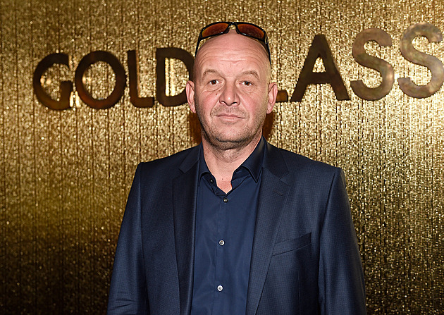 Angažmá je jako koule u nohy, říkal. Pavel Nečas o divadle, seriálech i lásce ke sportu