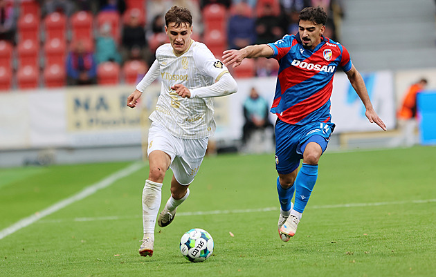 Sojka míří do Plzně, Viktoria využila možnost zpětného odkupu z Hradce