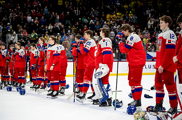 Zvu vás na Hrad, vzkazuje Pavel juniorům. Jejich návrat se kvůli počasí odkládá