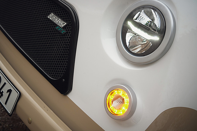 Tuningová šílenost roku je z Česka. Sovětská fosilie pro kavárenské povaleče