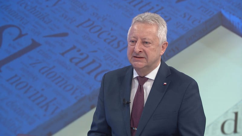 Méně peněz na obranu? Náš cíl to neohrozí, tvrdí Zůna. Promluvil o cestě na Ukrajinu