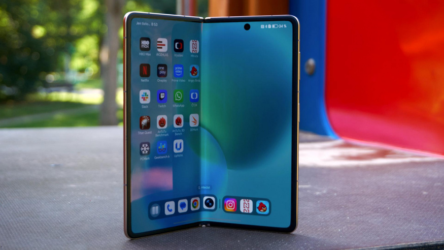 Honor Magic V6 posouvá hranice: skládačka dostala ještě tenčí tělo, větší výdrž a vyšší odolnost