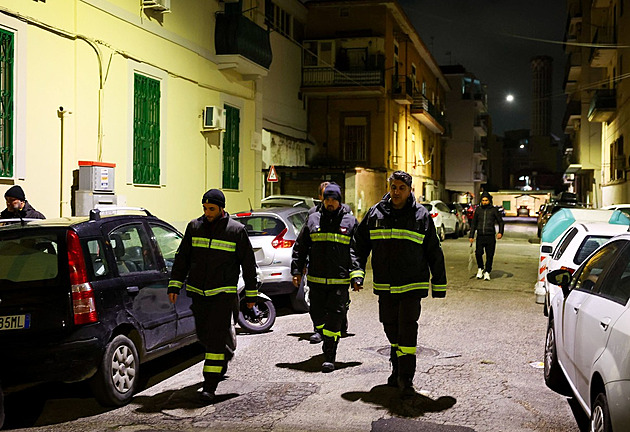 Pobřeží Itálie u Neapole zasáhlo zemětřesení o síle 6,1