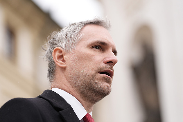 Myslel jsem, že jde o přeplatek za elektřinu, hájil Hřib neoprávněné odměny