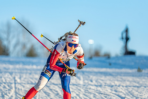 Biatlon ONLINE: Voborníková začala stíhací závod třemi chybami, další přidává vestoje