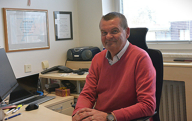 Jezírko v zahradě znamená riziko, říká šéf veterinářů. Ptačí chřipka je agresivnější