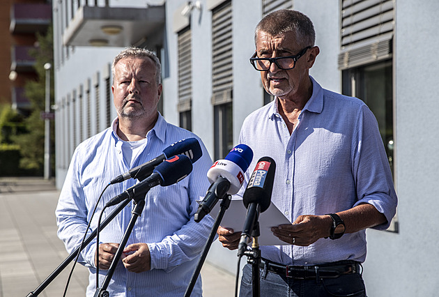 Hejtmani poprvé jednali s novou vládou, mluvili hlavně o penězích