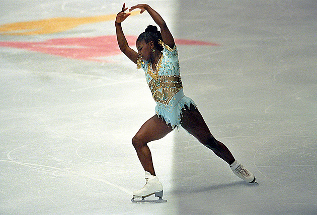 Žena, která proslavila zakázané salto, čelila rasismu. Dnes inspiruje i Malinina