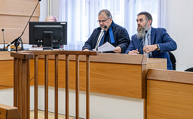 Prezidentova řidiče potrestali za nehodu. V pohotovosti nesmí pít alkohol, řekl soud