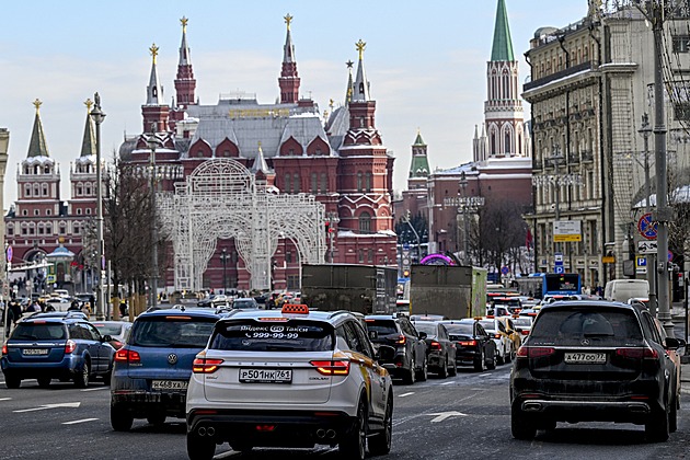 Rusko chystá další kontroverzní novelu. Chce legalizovat v zahraničí kradená auta