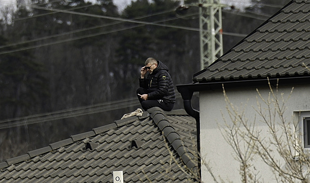 Marný pokus. Majitel černé stavby ještě zkoušel přesvědčit zastupitele, vykázali ho