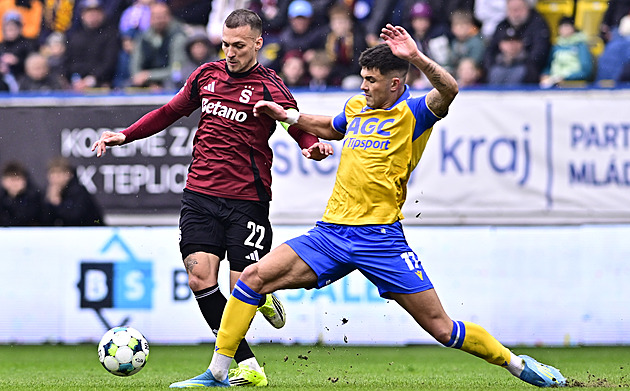 ONLINE: Teplice - Sparta 0:1, napotřetí už hosté slaví. Sólo zakončuje Haraslín