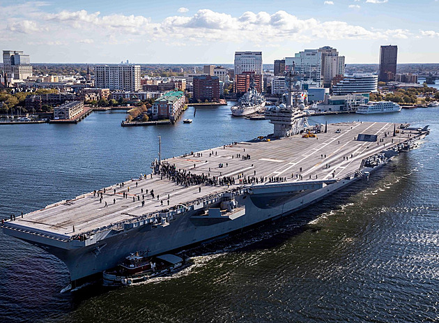 USA pošlou k Íránu před koncem příměří další letadlovku a tisíce vojáků