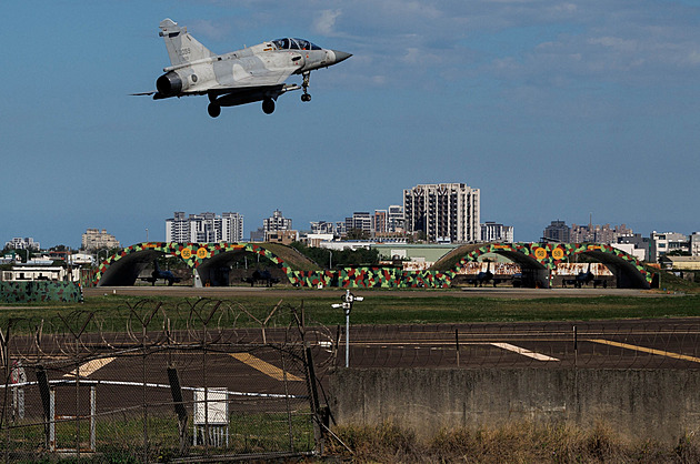 Čína uvalila sankce i na české zbrojařské firmy. Tchaj-wan dopady sankcí odmítá