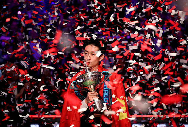 První úspěch na MS a hned titul. Číňan Wu I-ce se zapsal do historie snookeru