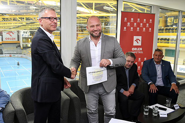 Litvínov patří legendám, Šlégr měl na krajíčku. Orlen dá za tři roky 120 milionů