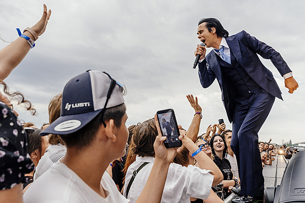 OBRAZEM: Nick Cave si podmanil druhý den Metromomu. Diváci byli v úžasu