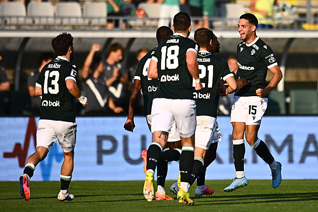 Jablonec - Varaždín 2:0, oba góly ze standardek, postup trefil Pavlovič
